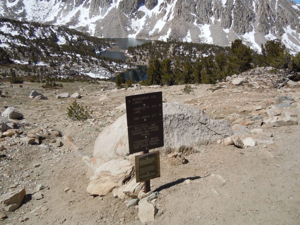 Signage at the top of the pass