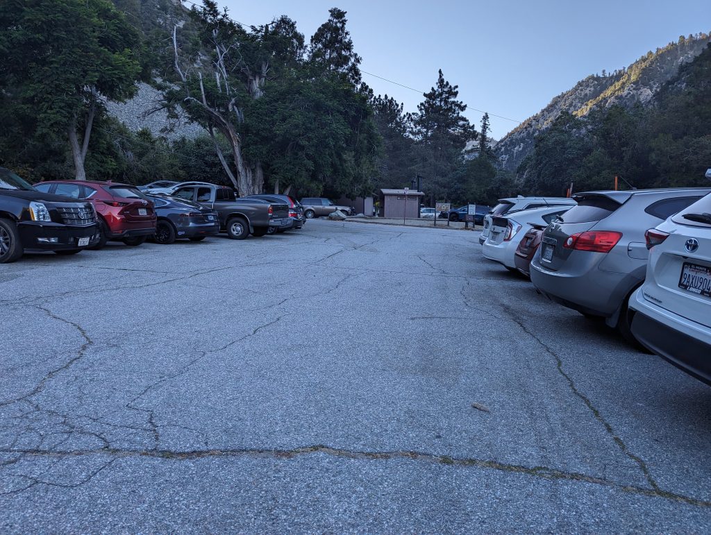 Icehouse Canyon Trailhead Parking lot